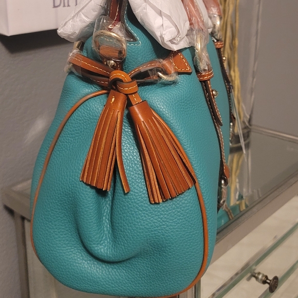 Dooney&Bourke Rare Spearmint Color Satchel - Picture 3 of 6